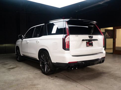 Used 2025 Cadillac Escalade V AWD/4WD image 16