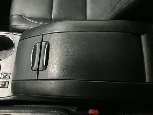 Used 2017 Toyota Highlander XLE image 38