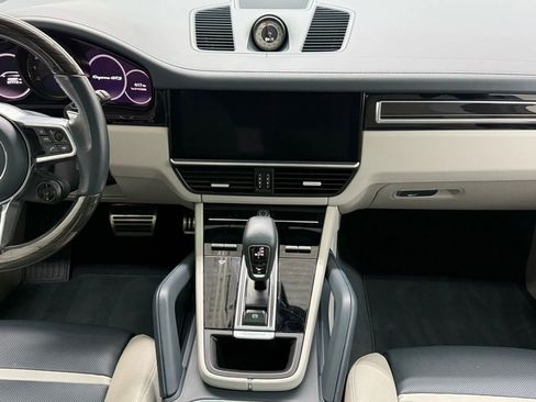 Used 2021 Porsche Cayenne GTS w/ Premium Package Plus image 8