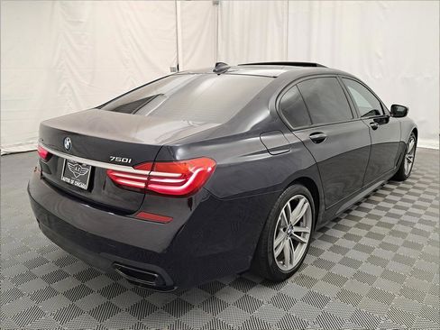 Used 2019 BMW 750i xDrive w/ M Sport Package image 4