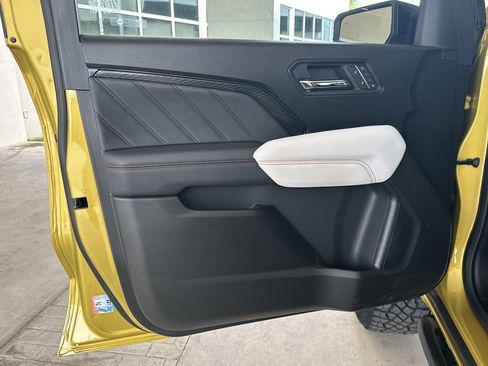 Used 2024 GMC Canyon AT4X image 11