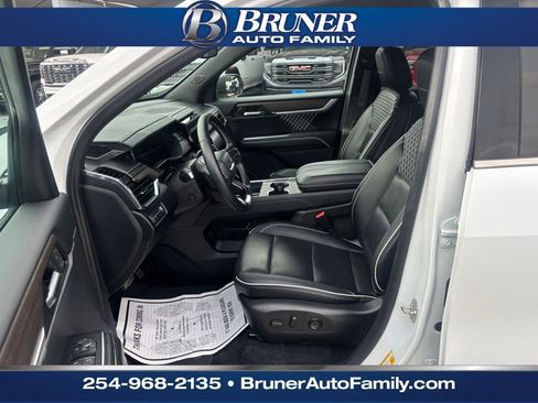 Used 2024 GMC Acadia Denali image 10