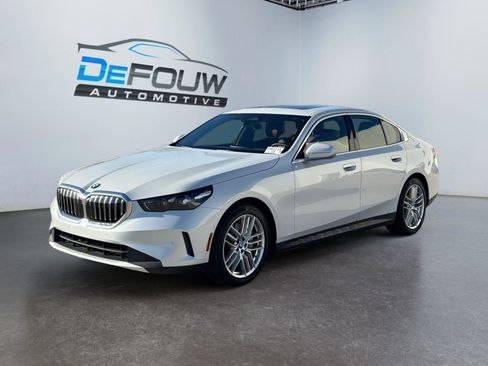 Certified 2025 BMW 540i xDrive w/ Premium Package image 7