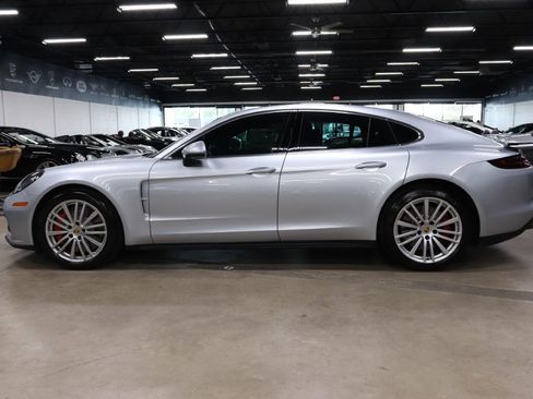 Used 2017 Porsche Panamera Turbo image 2