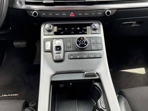 Used 2024 Hyundai Palisade Calligraphy AWD/4WD image 11