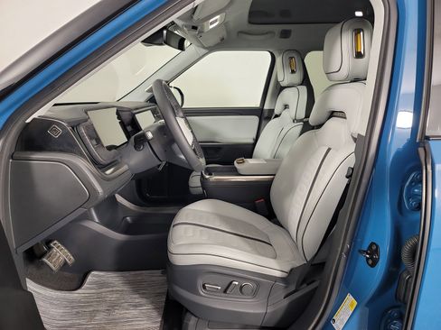 Used 2023 Rivian R1T Adventure image 21