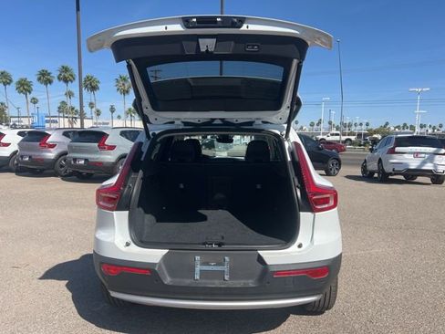 Used 2025 Volvo XC40 B5 Core image 26