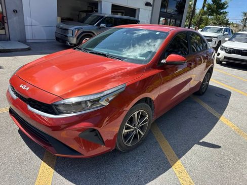 Used 2023 Kia Forte LXS w/ LXS Technology Package FWD image 2