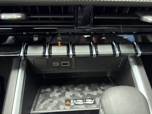 New 2024 Chevrolet Colorado LT w/ LT Convenience Package III image 23