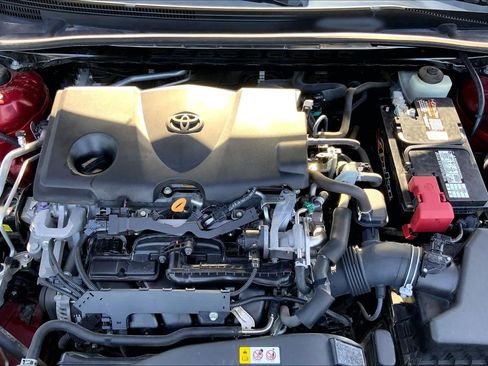 Used 2018 Toyota Camry SE w/ Moonroof Package FWD image 32