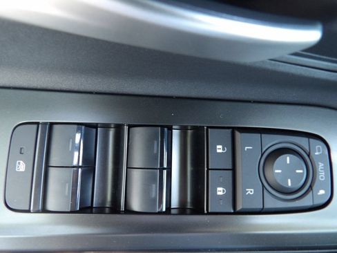 New 2026 Subaru Solterra AWD/4WD image 12