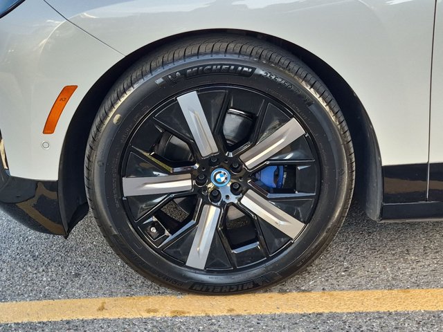 Certified 2024 BMW iX xDrive50 w/ Premium Package AWD/4WD image 25