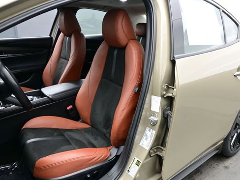 Used 2024 MAZDA MAZDA3 s image 10