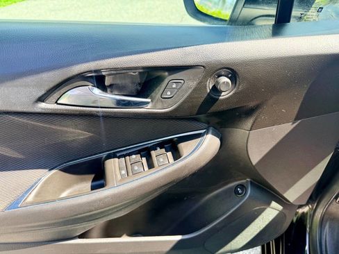 Used 2016 Chevrolet Cruze LT w/ Convenience Package FWD image 10