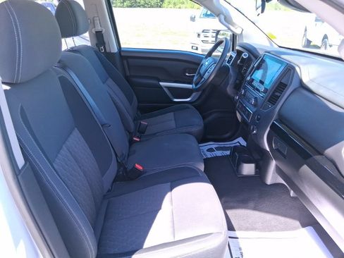 Used 2022 Nissan Titan SV RWD image 25