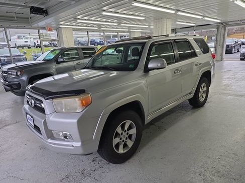 Used 2010 Toyota 4Runner Trail image 2