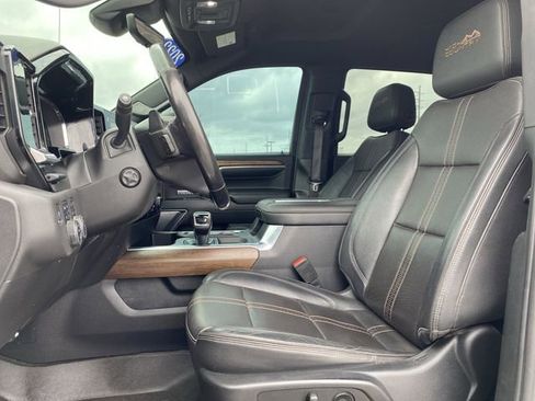 Used 2022 Chevrolet Silverado 1500 High Country w/ Technology Package image 9