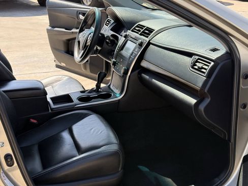 Used 2015 Toyota Camry LE FWD image 9