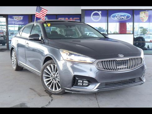 Used 2017 Kia Cadenza Technology FWD image 1