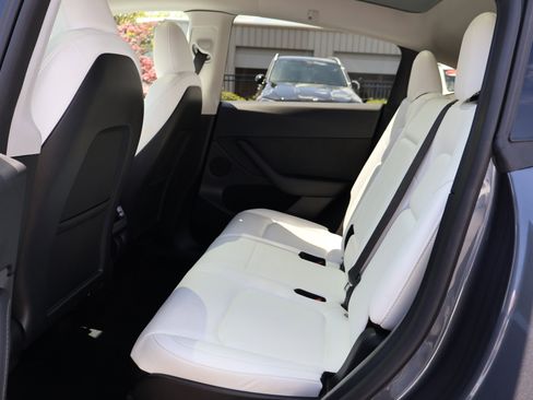 Used 2023 Tesla Model Y Long Range image 15