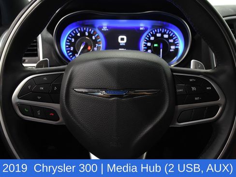 Used 2019 Chrysler 300 C w/ Harman/Kardon Audio Group RWD image 11