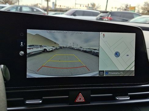 Certified 2024 Hyundai Elantra SEL image 17