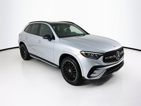 Used 2025 Mercedes-Benz GLC 300 GLC 300 w/ AMG Line image 1