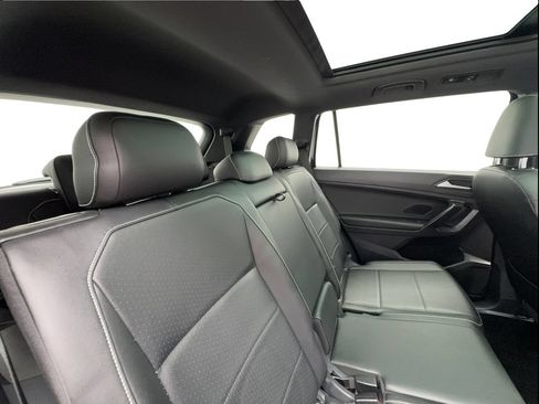 Used 2021 Volkswagen Tiguan SE R-Line FWD image 27