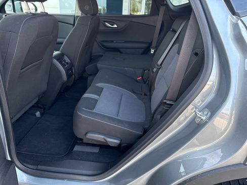 Used 2025 Chevrolet Blazer LT image 11