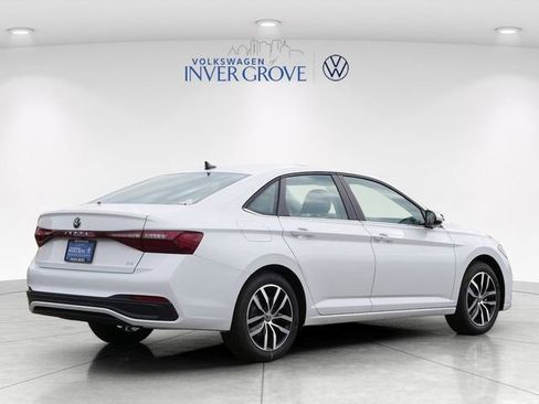 New 2025 Volkswagen Jetta SE FWD image 2