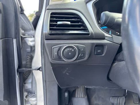 Used 2013 Ford Fusion SE FWD image 10