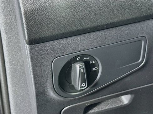 Used 2018 Volkswagen Tiguan SE FWD image 10