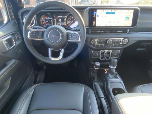 New 2026 Jeep Wrangler Unlimited Sahara AWD/4WD image 10