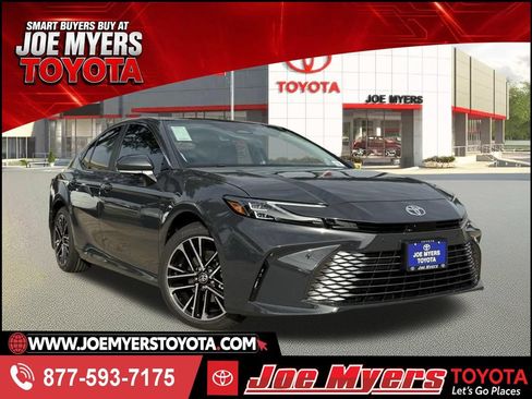 Used 2026 Toyota Camry XLE w/ Premium Plus Package FWD image 1