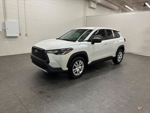 Certified 2022 Toyota Corolla Cross L FWD image 2