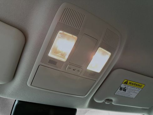 Used 2020 Toyota Yaris LE image 18