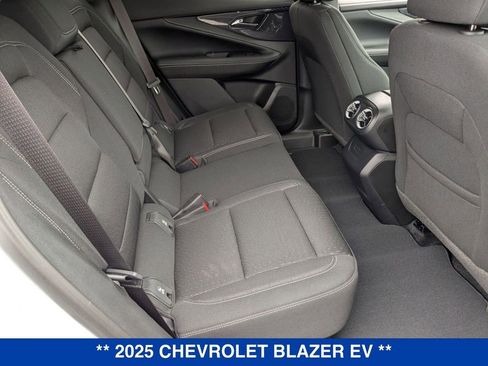 New 2025 Chevrolet Blazer EV LT image 29