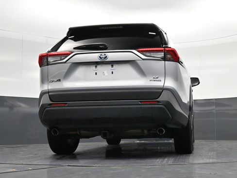 Used 2022 Toyota RAV4 LE AWD/4WD image 29
