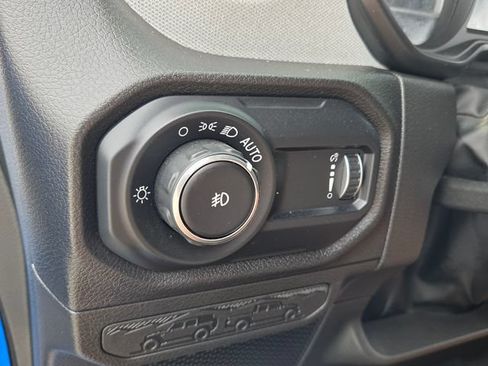 Used 2024 Jeep Wrangler Unlimited Sport AWD/4WD image 29