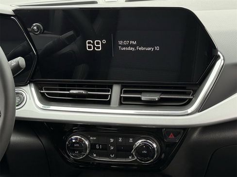 New 2026 Chevrolet Trax LT w/ Driver Confidence Package image 16