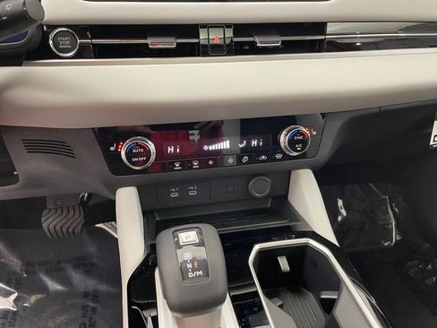 New 2025 Mitsubishi Outlander SE image 14