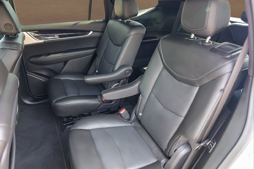 Certified 2025 Cadillac XT6 Premium Luxury FWD image 26