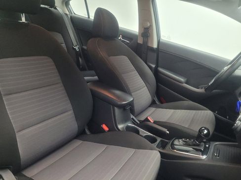 Used 2017 Kia Forte S image 21