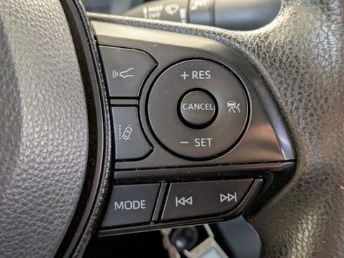 Used 2020 Toyota Corolla LE FWD image 6