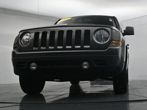 Used 2017 Jeep Patriot Sport AWD/4WD image 29