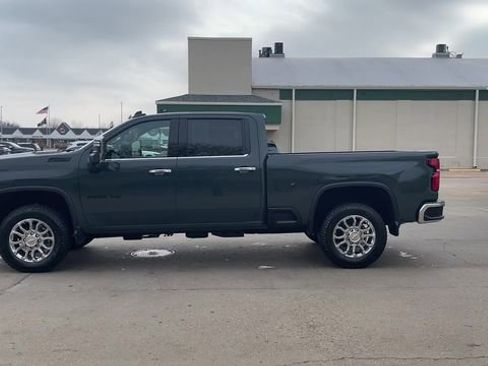 Used 2025 Chevrolet Silverado 2500 LTZ w/ LTZ Convenience Package image 5