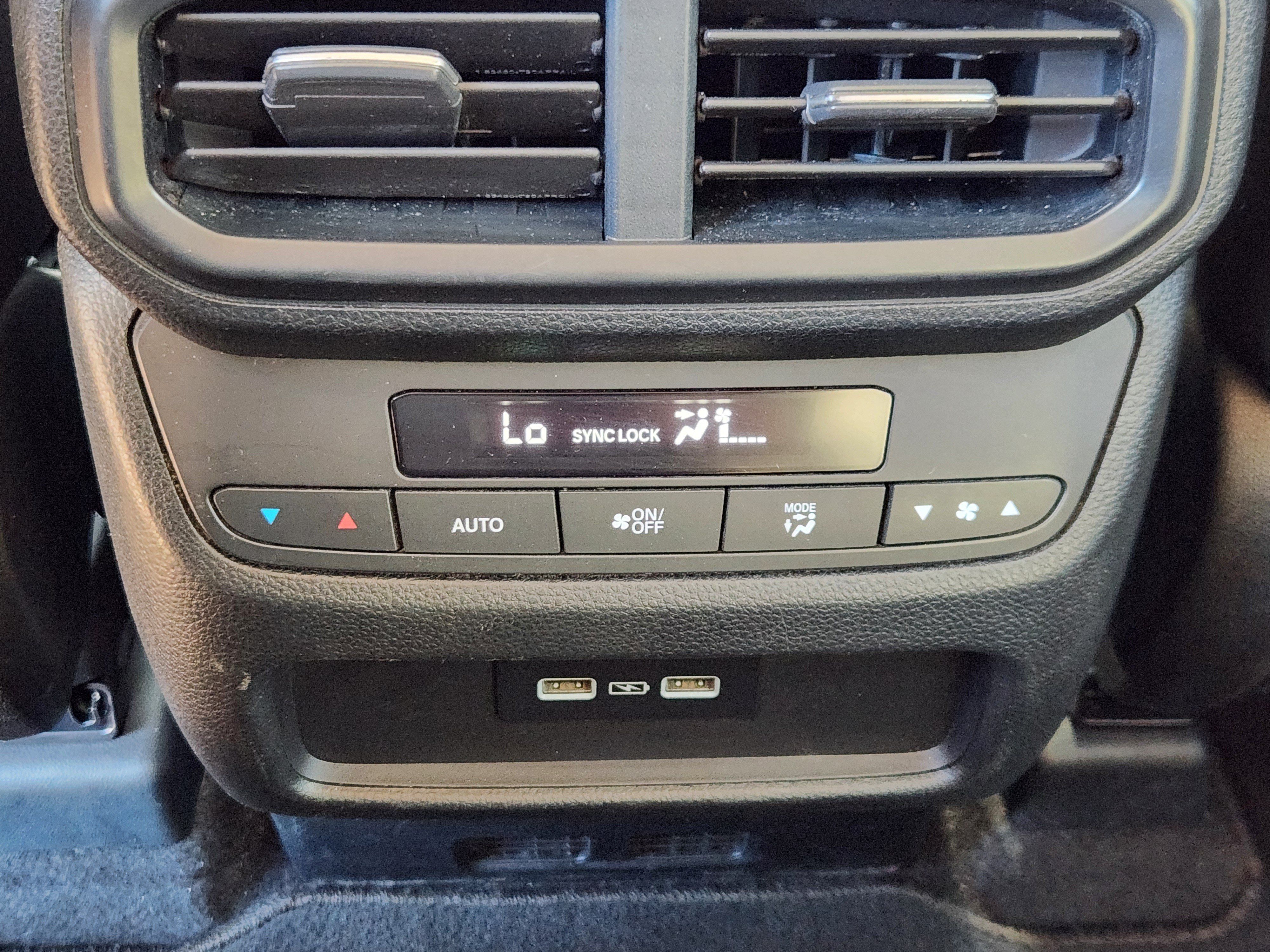 Certified 2023 Honda Pilot Touring image 24