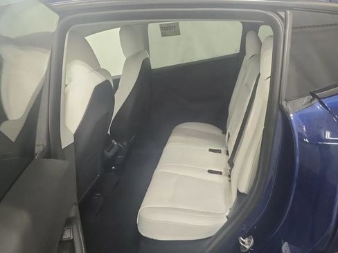 Used 2023 Tesla Model Y Long Range AWD/4WD image 8