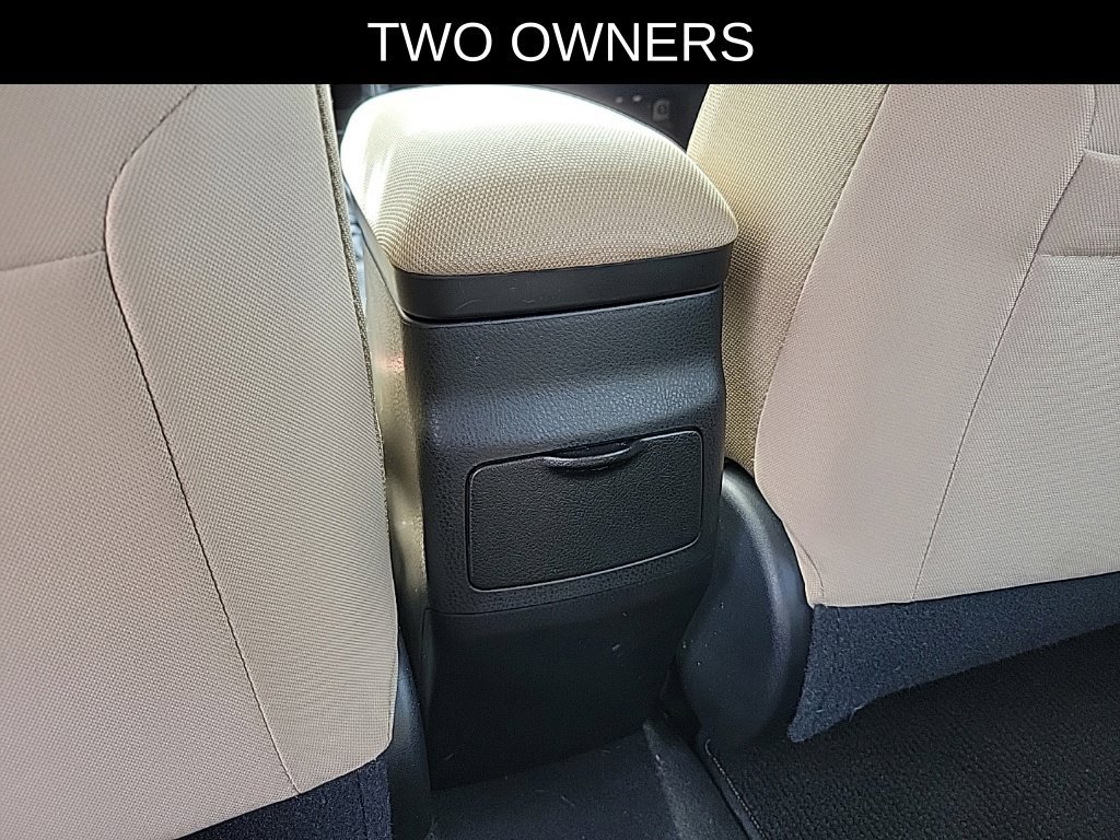 Used 2015 Toyota Corolla LE FWD image 9