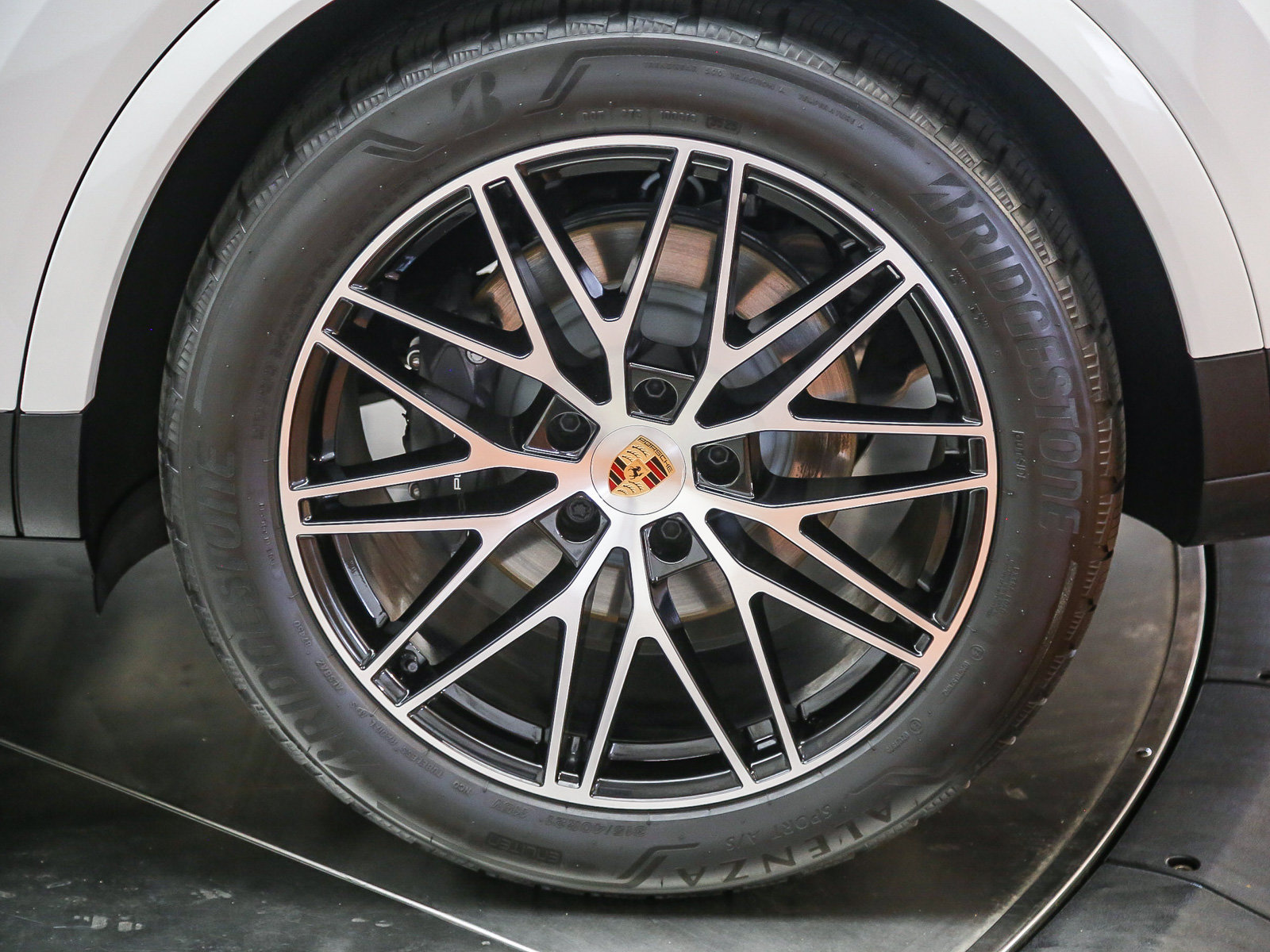 Certified 2025 Porsche Cayenne AWD/4WD image 14